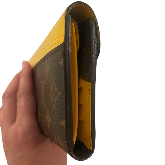 Louis Vuitton MarieLou Monogram Canvas Epi leather wallet. - Picture 10 of 10